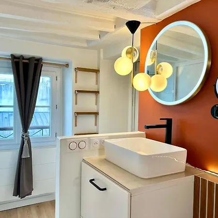 Chic Flat With Elevator 4 Guests Bourse De Apartamento